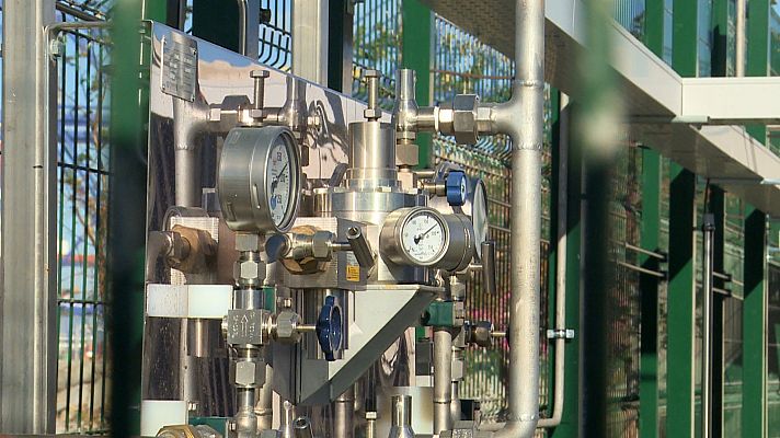 L'informatiu - Comunitat Valenciana - Primera carga de hidrógeno en un puerto europeo