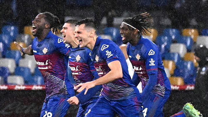 Telediario Matinal - El Cremonese elimina en los penaltis al Nápoles de la Copa Italia