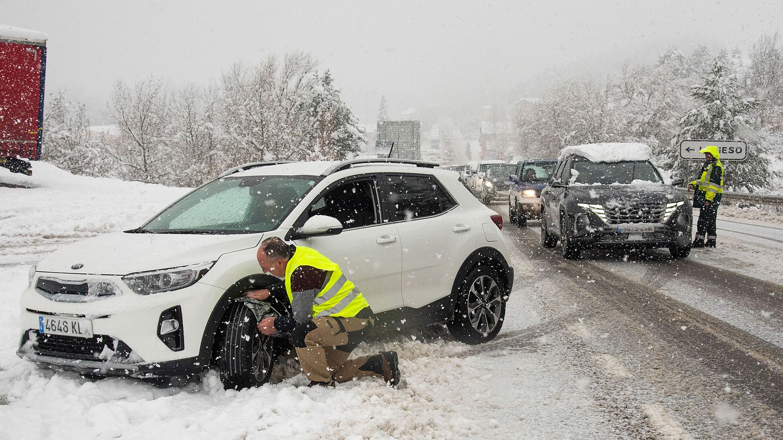 Precaución al volante por las intensas nevadas | Ver