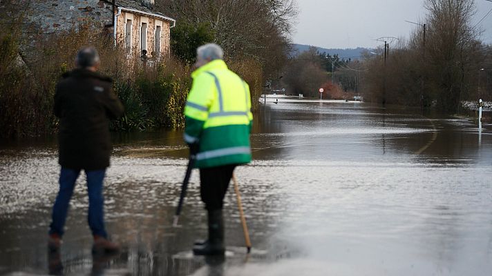 Telediario 1 - Las lluvias torrenciales dejan inundaciones en Galicia