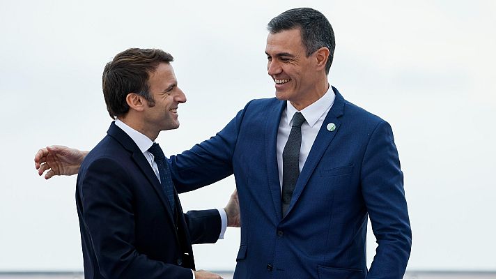 La hora de La 1 - Sánchez y Macron se reúnen en Barcelona para sellar la nueva alianza hispanofrancesa con el 'Tratado de Amistad'