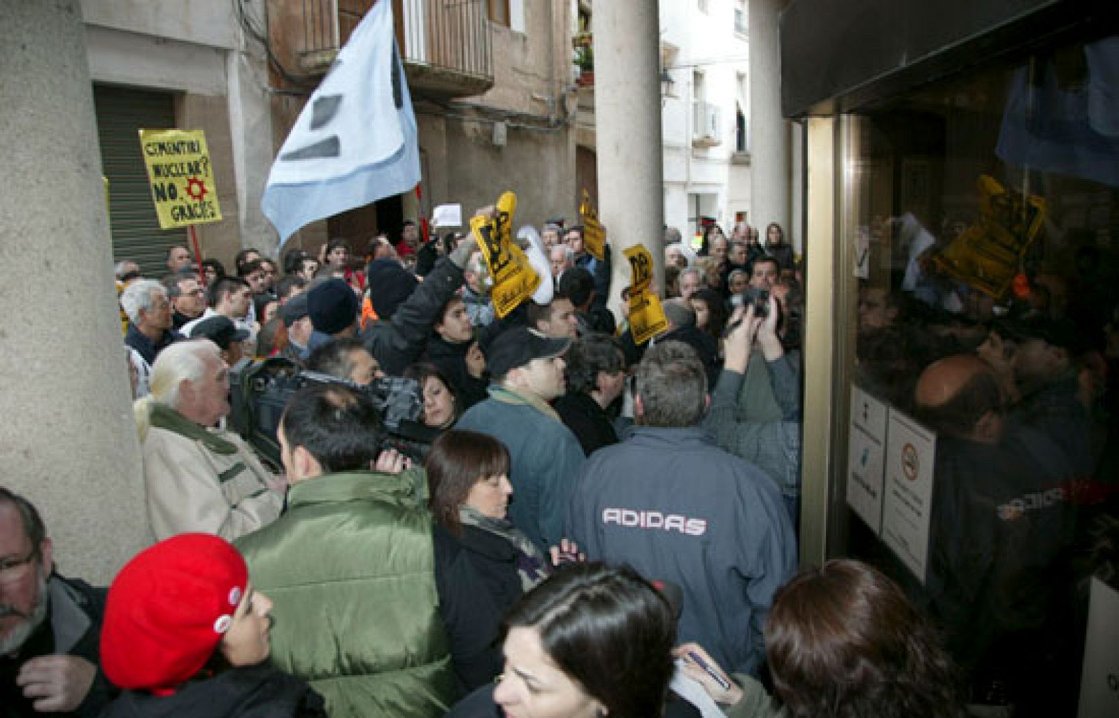 Yebra, en Guadalajara, y Ascó, en Tarragona, se ofrecen para acoger el cementerio nuclear | Ver