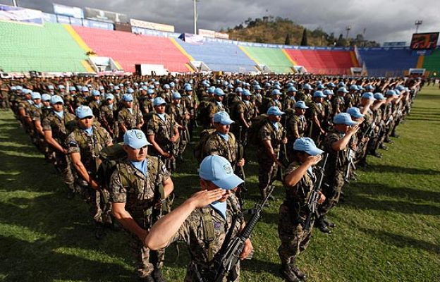  - Honduras exilia a Zelaya