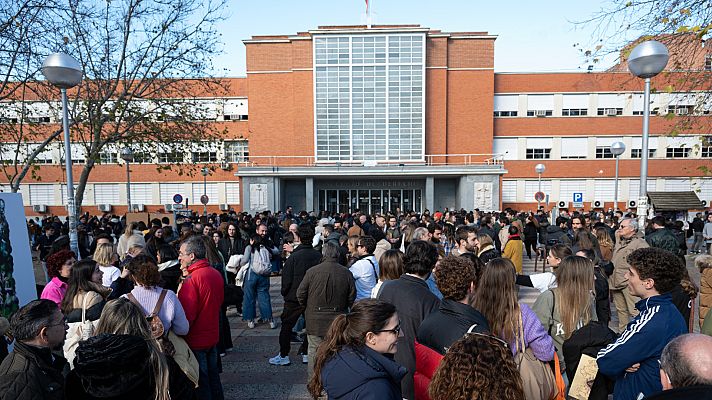 Telediario Fin de Semana - Casi 28.000 personas se presentan al examen del MIR