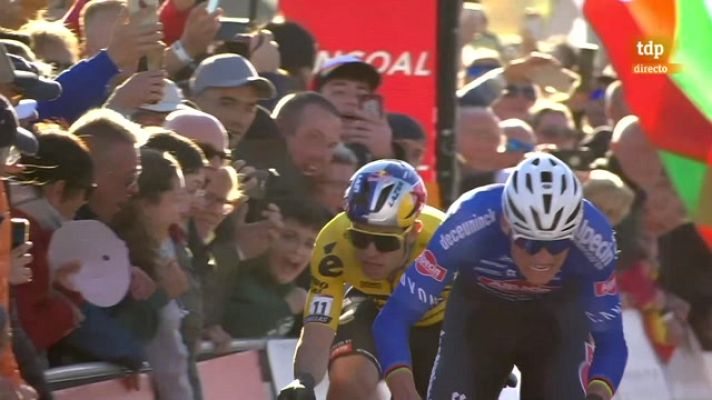 Ciclismo - Ciclocross | Van der Poel gana en Benidorm a Van Aert