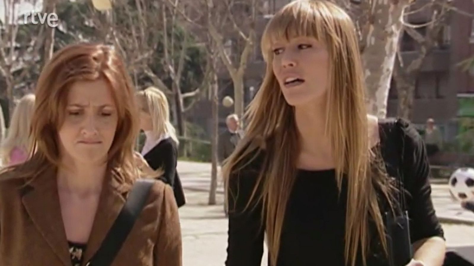 Con dos tacones - Alabaré a mi señor - Con dos tacones | Ver