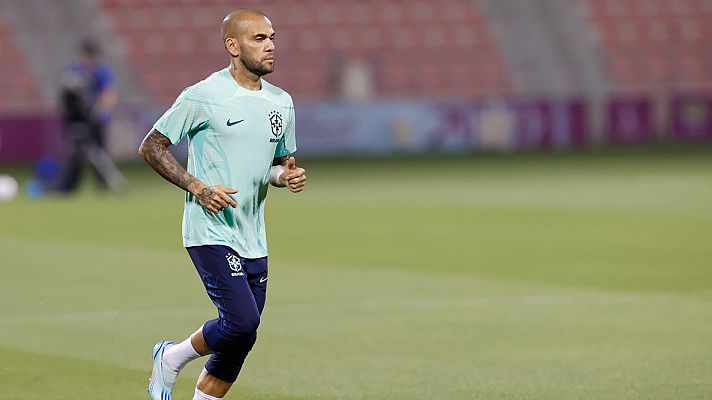 Telediario 1 - El entorno de Dani Alves estudia cambiar de abogado y recurrir su entrada en prisión