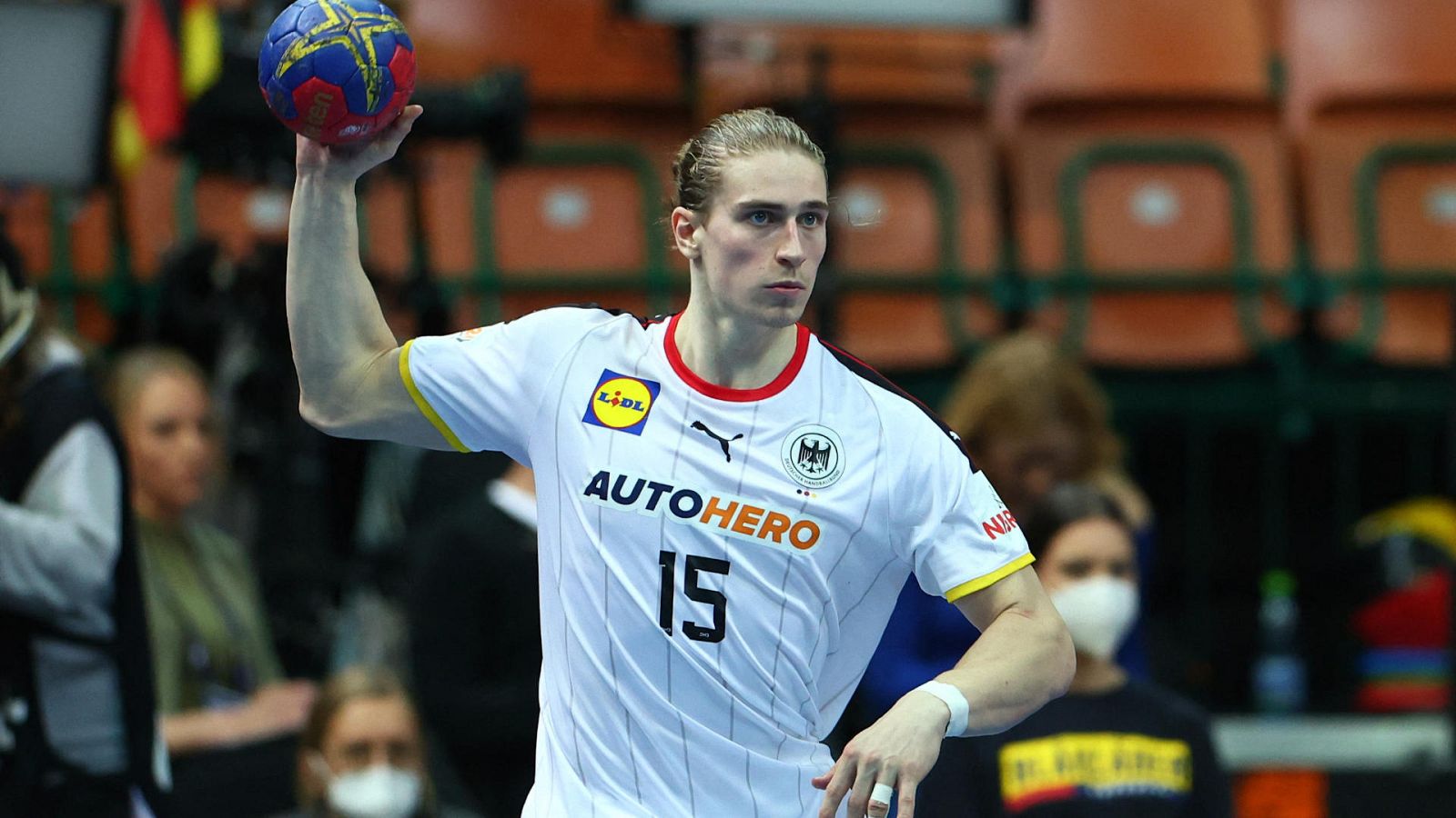 Juri Knorr da una exhibición ofensiva de balonmano en en Mundial -- Ver ahora