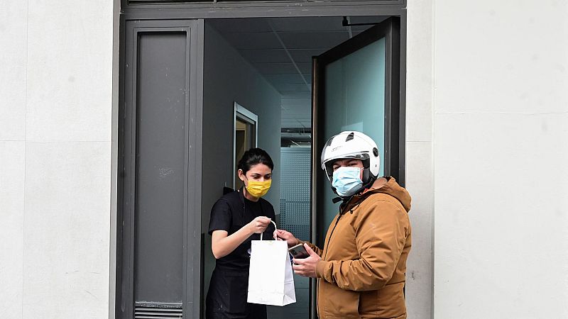 Barcelona intenta regular las "cocinas y supermercados fantasma" | Ver