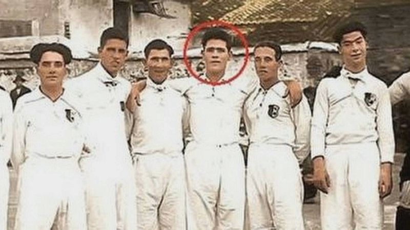 Ana Carmona, la pionera que se tuvo que hacer pasar por hombre para jugar al fútbol -- Ver ahora