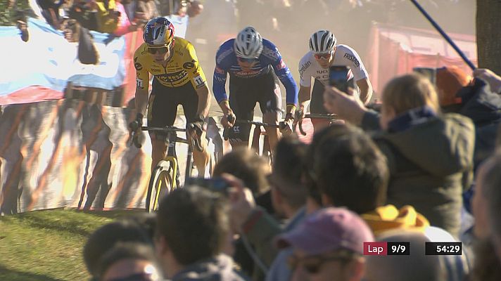 L'informatiu - Comunitat Valenciana - Benidorm acull la tretzena prova del circuit de la Copa del Món de ciclocròs