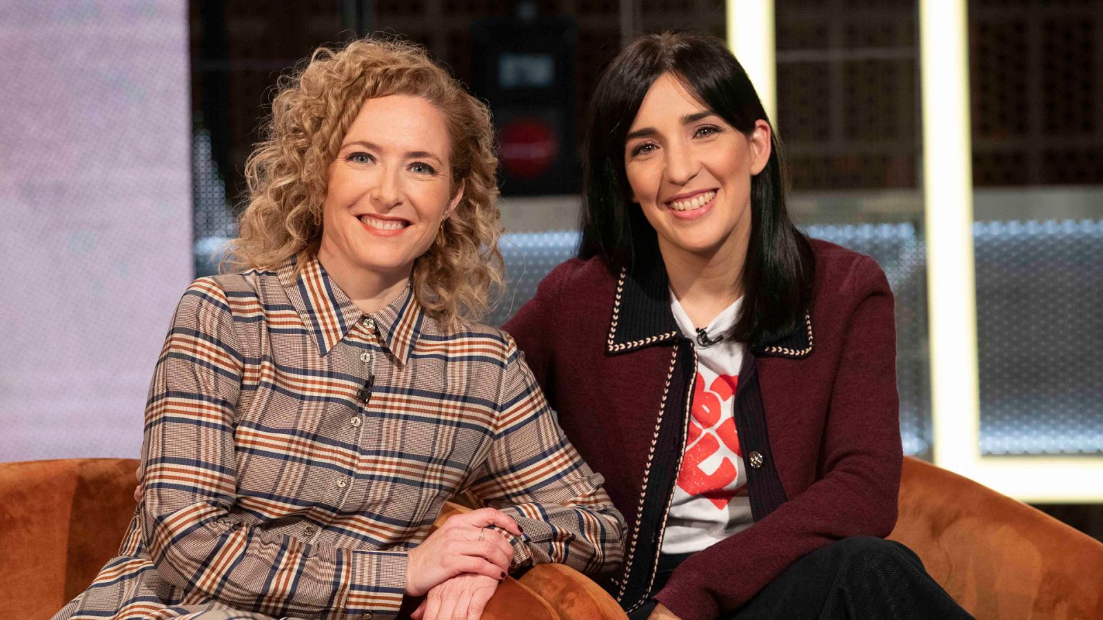 Culturas 2 - Entrevista a la directora de 'Cinco lobitos' - Culturas 2 | Ver