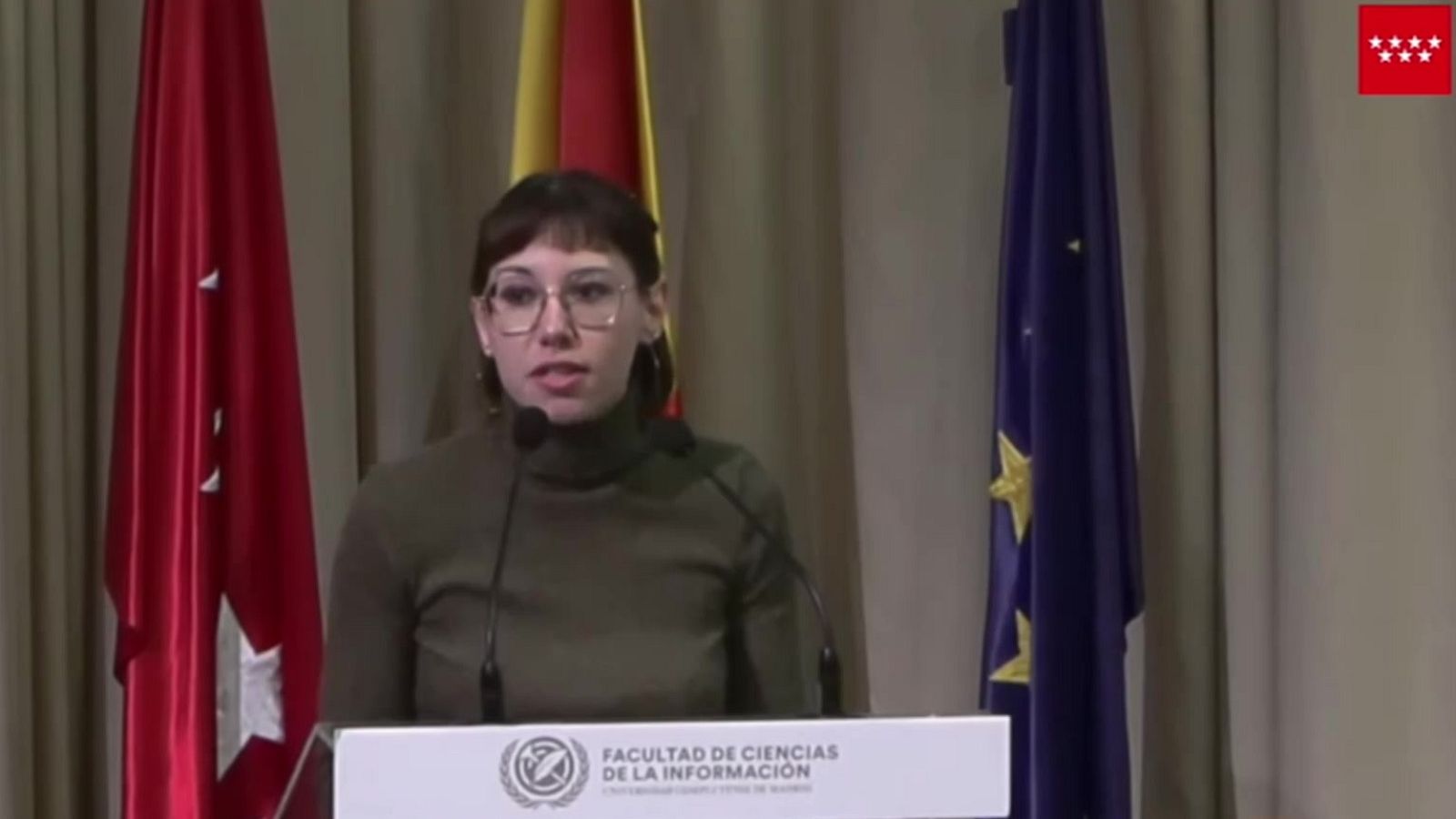 Una alumna premiada por la UCM, a Ayuso: "Las ilustres están fuera"