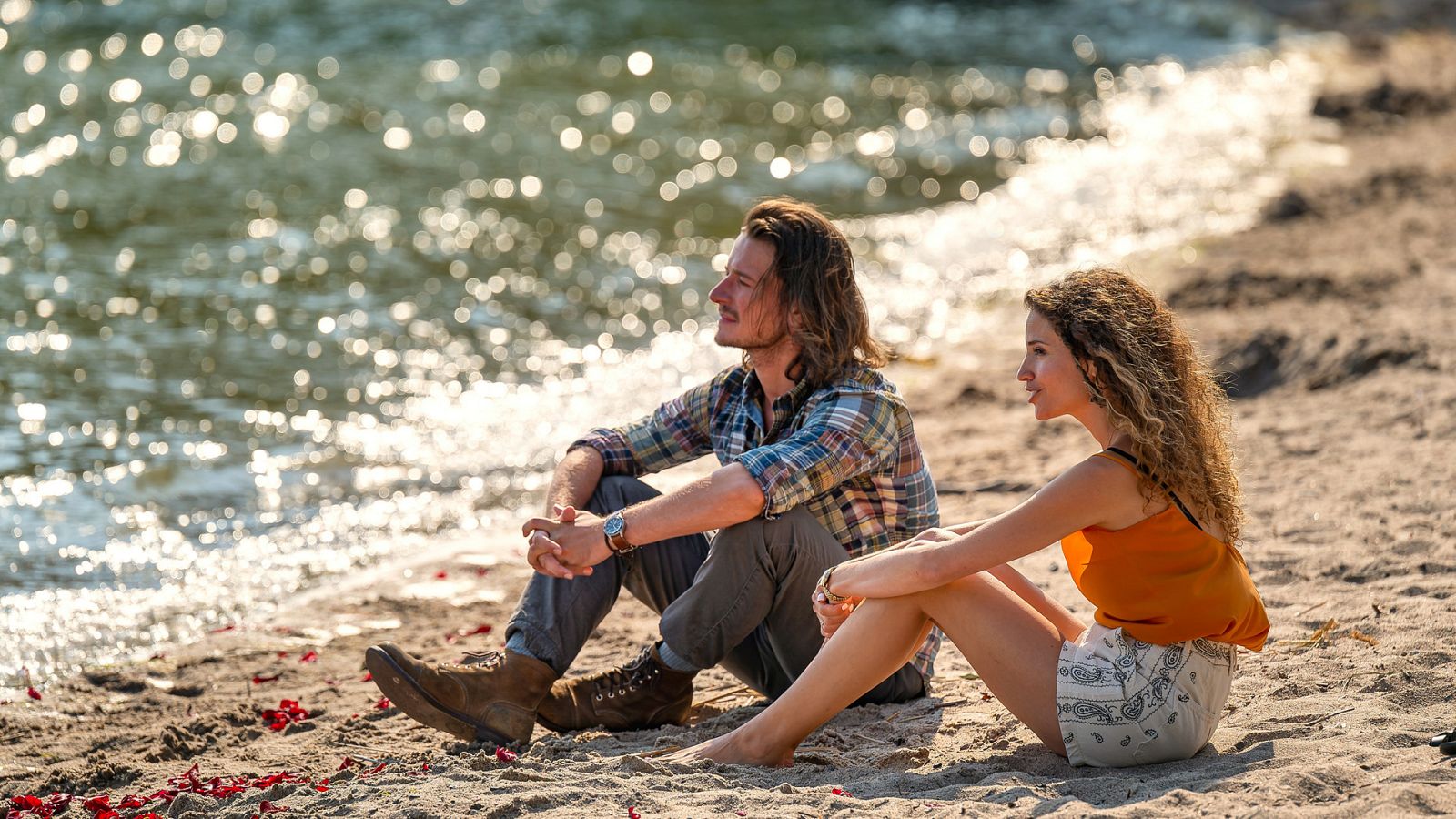 Sesión de tarde - Rosas en la arena - Ver ahora