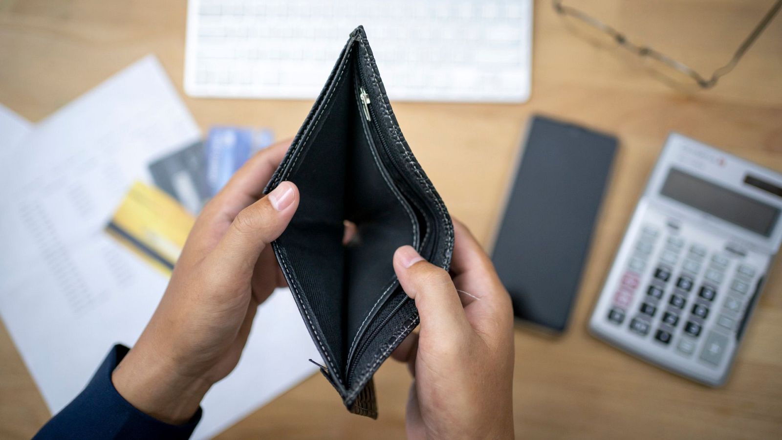 "En un año aumentan en un 8 % los hogares con serias dificultades para llegar a final de mes" - Ver ahora