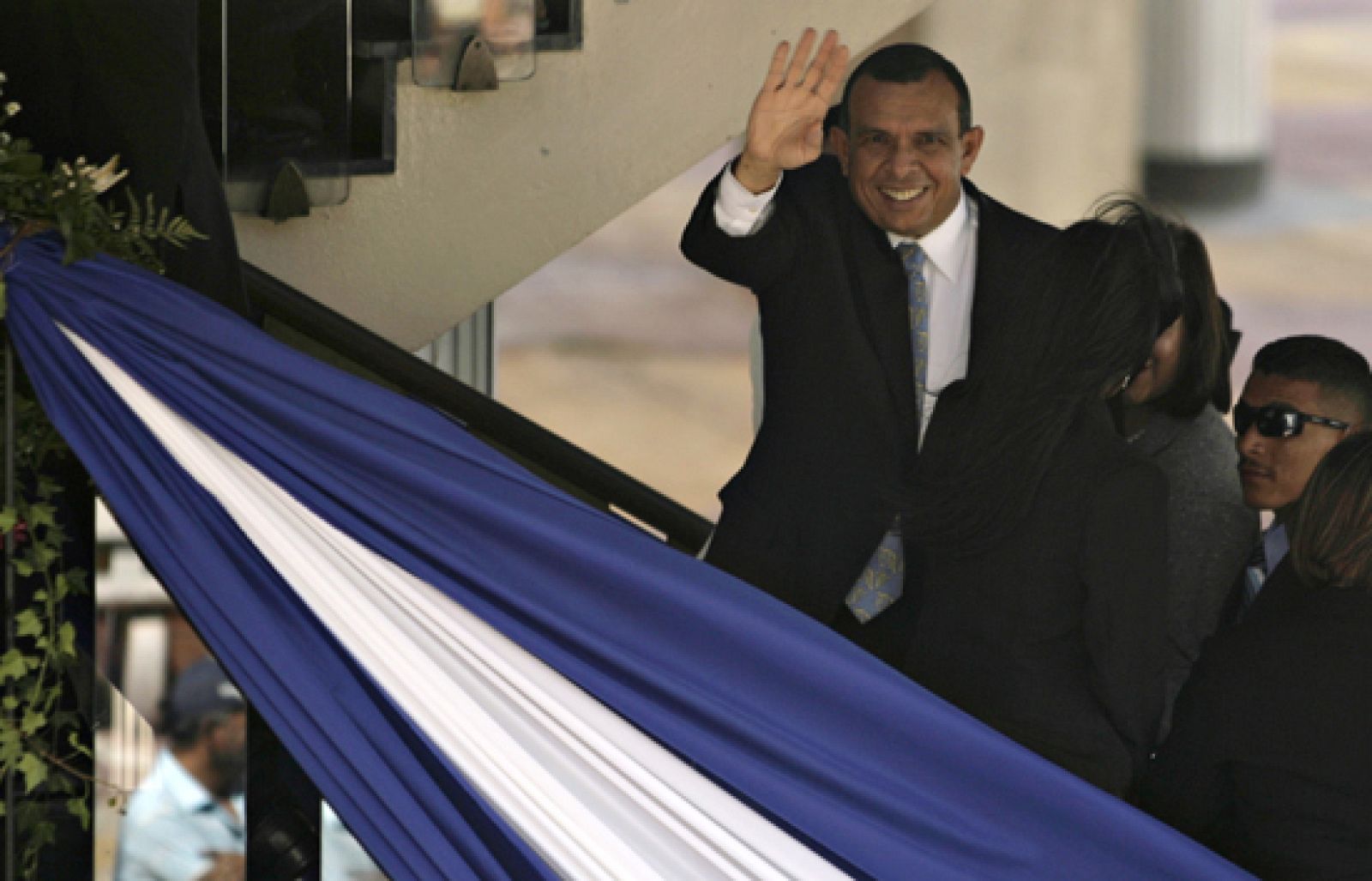 Hoy tomará posesión el nuevo presidente de Honduras, Porfirio Lobo, en una ceremonia marcada por las ausencias | Ver