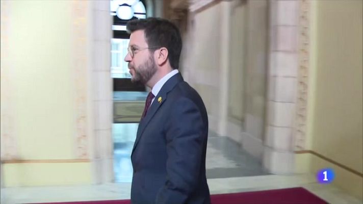 L'Informatiu - Les protestes es colen a la sessió de control al Govern