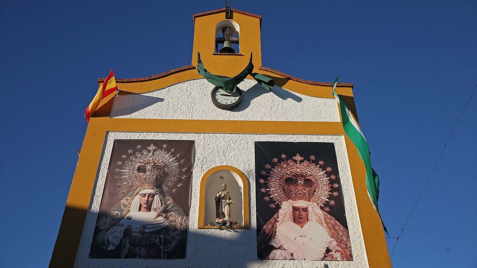 El párroco herido en Algeciras, fuera de peligro: "Dentro de la gravedad está estable"
