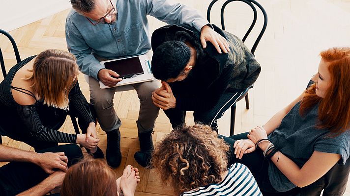 Informativo 24h - Alejandro de la Torre, coautor del informe sobre suicidio:  "El entorno es esencial para prevenir"