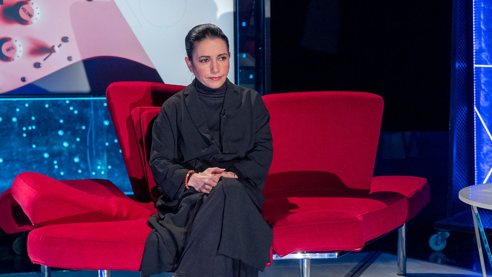 Atención Obras - Eva Yerbabuena - ver ahora