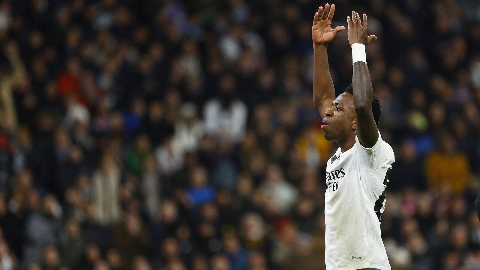 Vinicius sentencia el partido con baile incluido