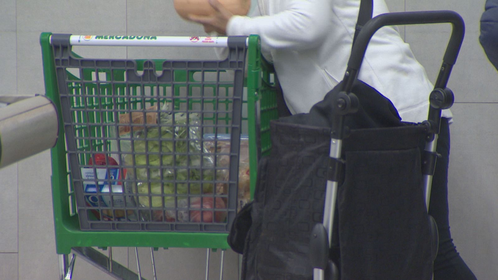 S'aprofiten els supermercats de la crisi econòmica per a apujar els preus?