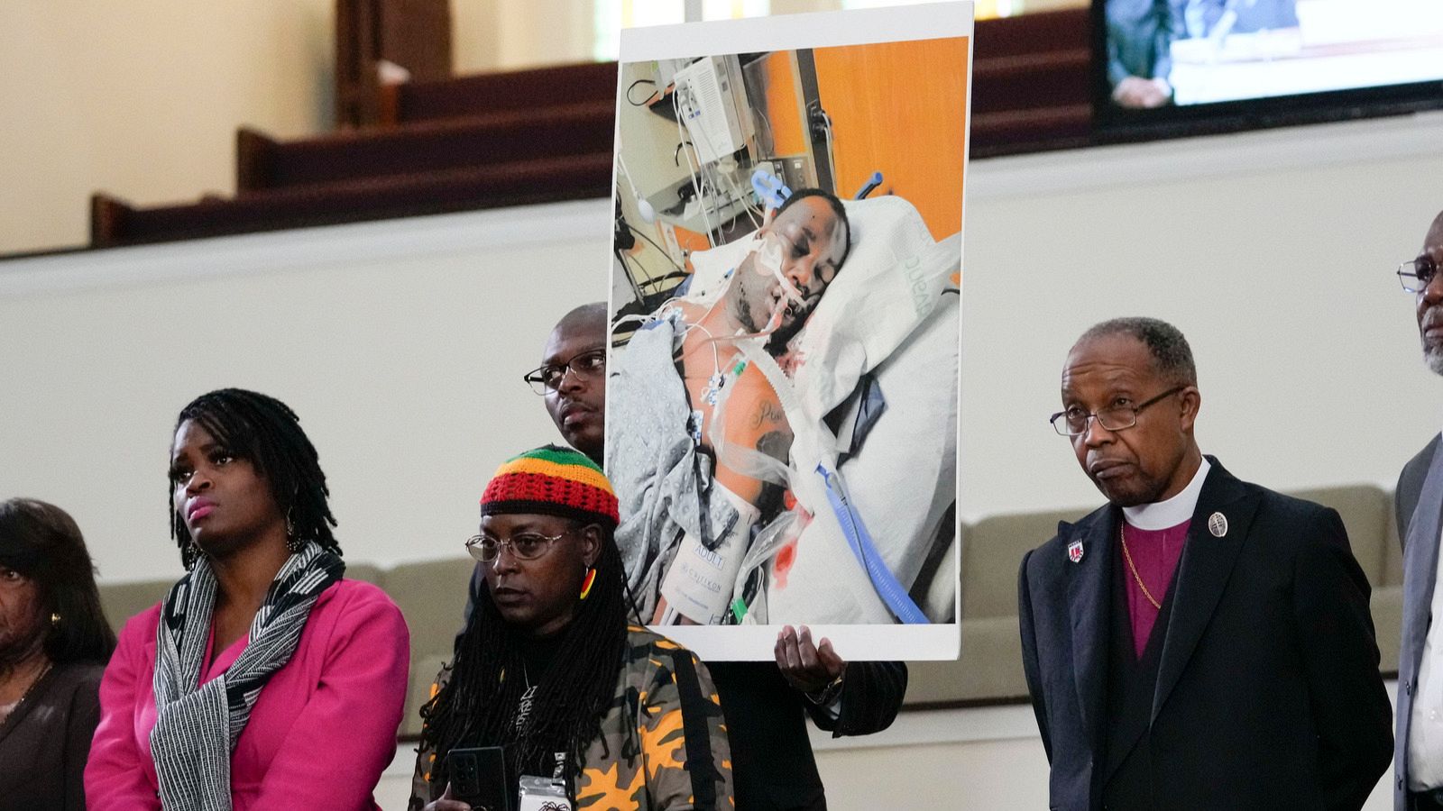 Cinco polícias de Tennessee han sido detenidos tras  matar a un joven afroamericano tras detenerlo por una presunta infracción de tráfico