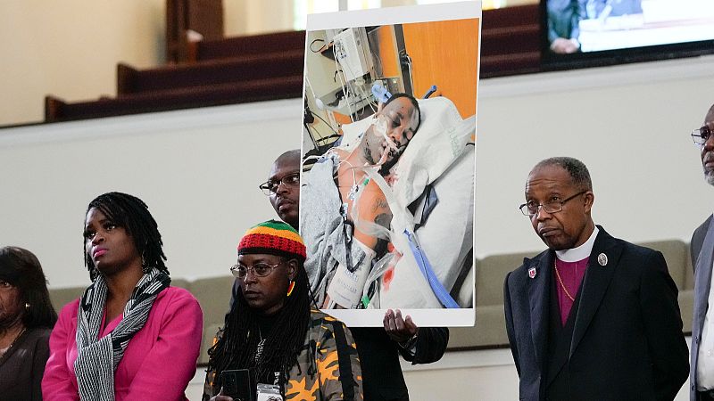 Cinco polícias de Tennessee han sido detenidos tras  matar a un joven afroamericano tras detenerlo por una presunta infracción de tráfico