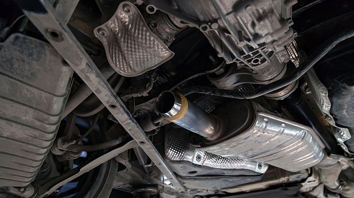 Telediario 2 - Aumenta el robo de catalizadores, por el alto precio de los minerales que lo componen