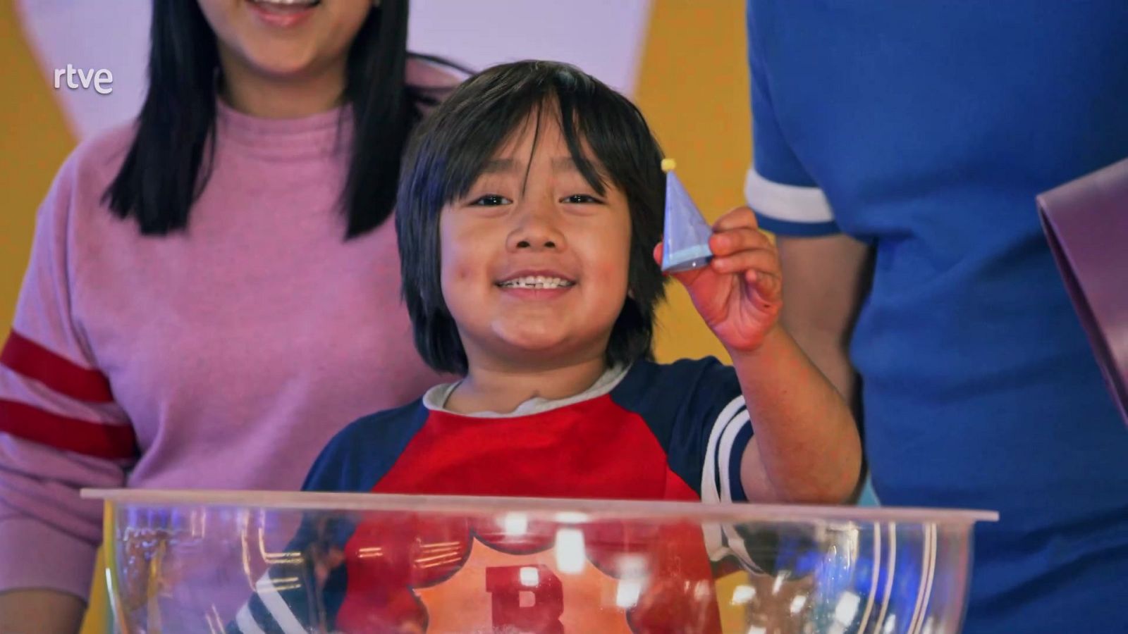 El retorcido compañero de juegos de Ryan - Los compañeros de juego de Ryan | Ver