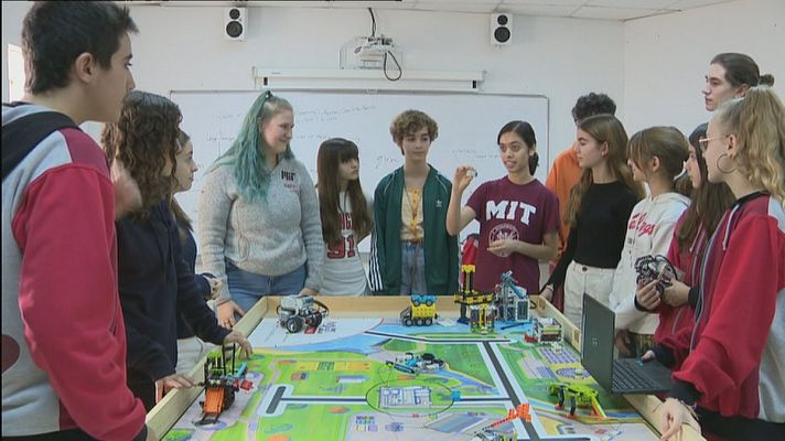 L'Informatiu - El MIT ens visita a la recerca de vocacions tecnològiques