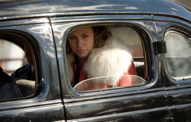 Amar en tiempos revueltos - Comienzo de 'Alta traición'