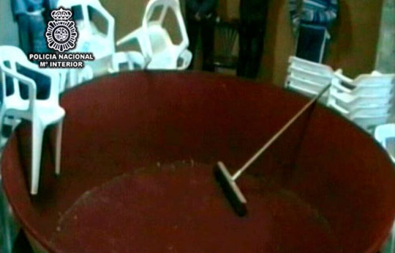 Desmantelada en Castellón una casa de apuestas que organizaba peleas de gallos dopados | Ver