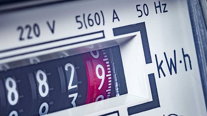 Telediario 1 - Enero cierra con el precio de la luz más barato desde hace dos años