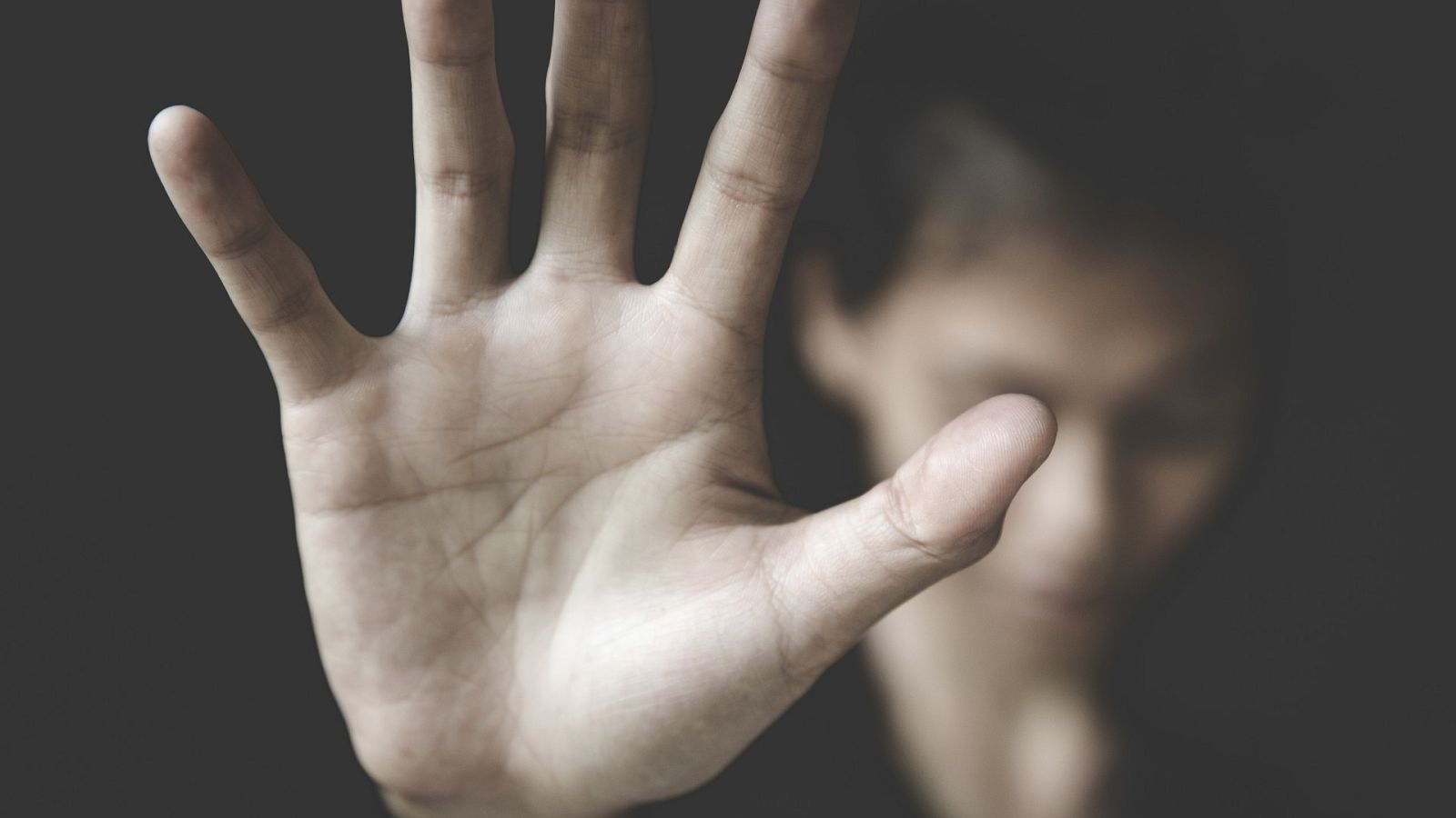 Una joven, agredida por su pareja en un directo de TikTok