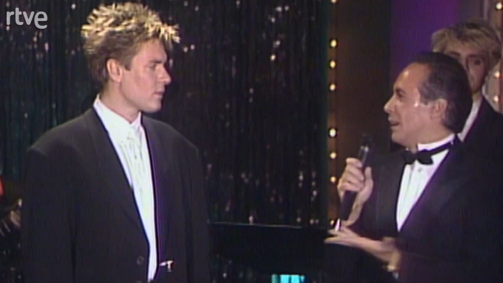 Entre amigos - Entre el baile y la canción