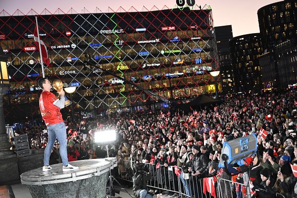Telediario Matinal - Multitudinario recibimiento a Dinamarca tras conquistar el oro mundial