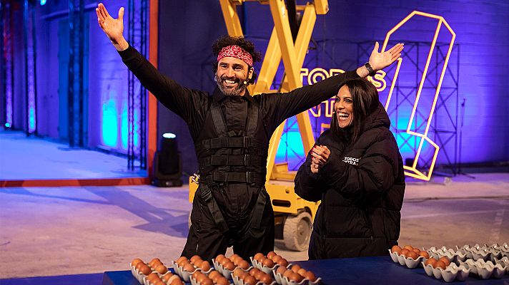  - Raúl Gómez cae en puenting con una cesta de huevos