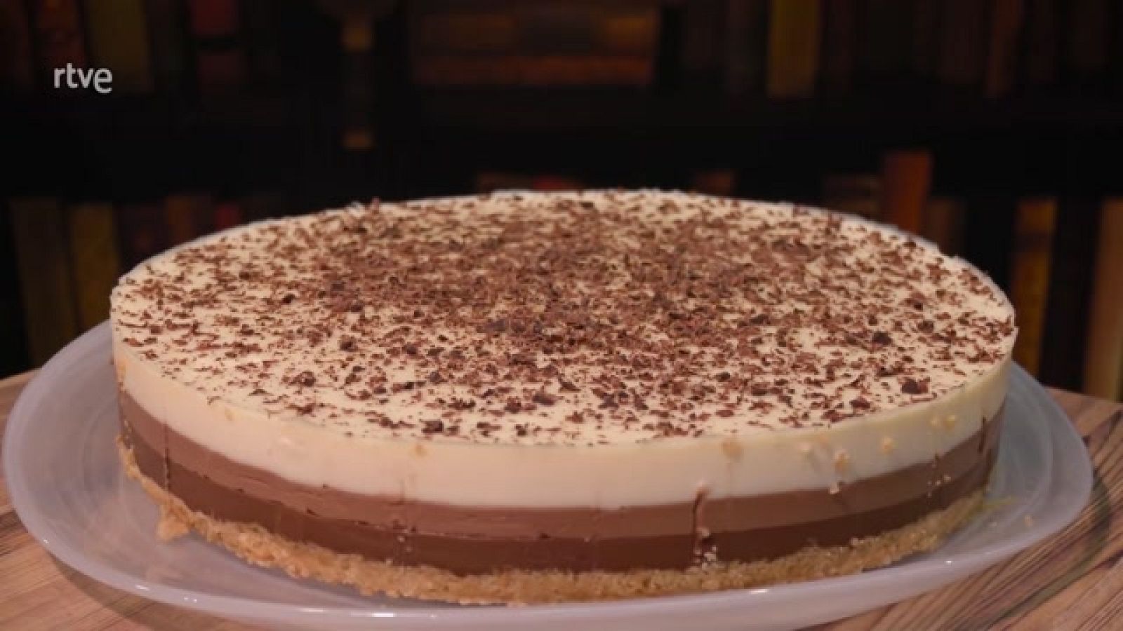 Así se hace una tarta de tres chocolates - Ahora o nunca | Ver