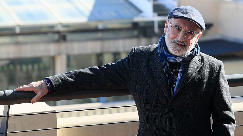 Fernando Aramburu: "Es sano satirizar el totalitarismo" | Ver