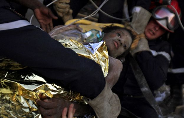  - Siguen encontrando personas vivas