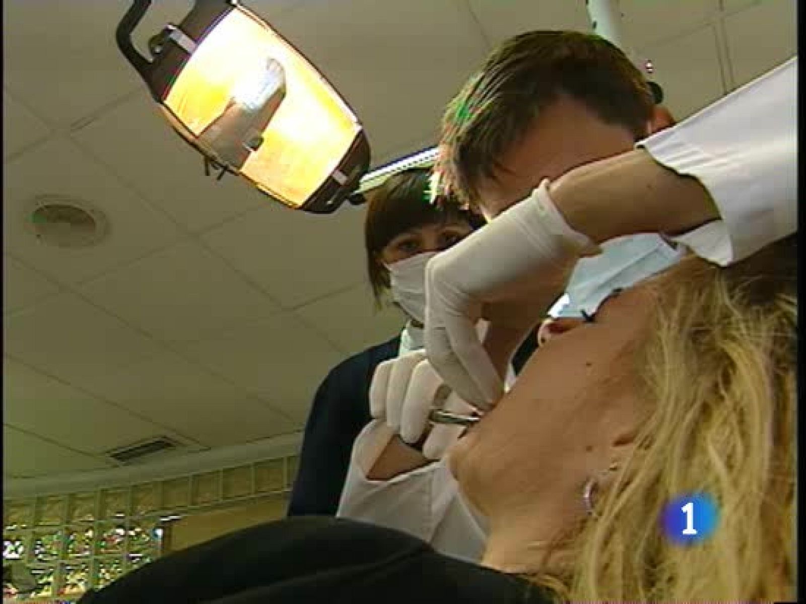 Las familias gastan 1.300 euros al año en cuidados médicos básicos que no cubre la seguridad social ni los seguros privados - Ciencia y tecnología en Rtve.es | Ver