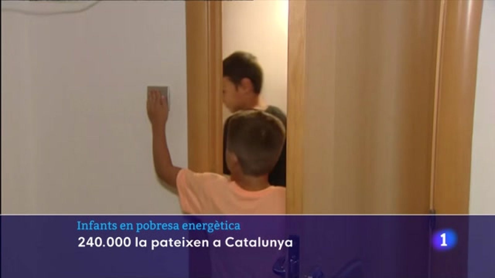Save The Children xifra en 240.000 els menors a Catalunya en situació de pobresa energètica - L'Informatiu | Veure