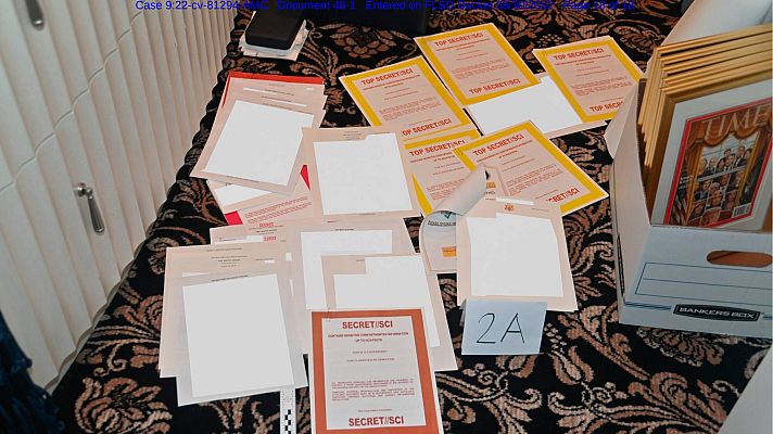 Telediario 2 - EE.UU.: ¿cuántos papeles secretos hay?, ¿qué guardan?, o ¿cuándo es delito llevarlos a donde no se debe?