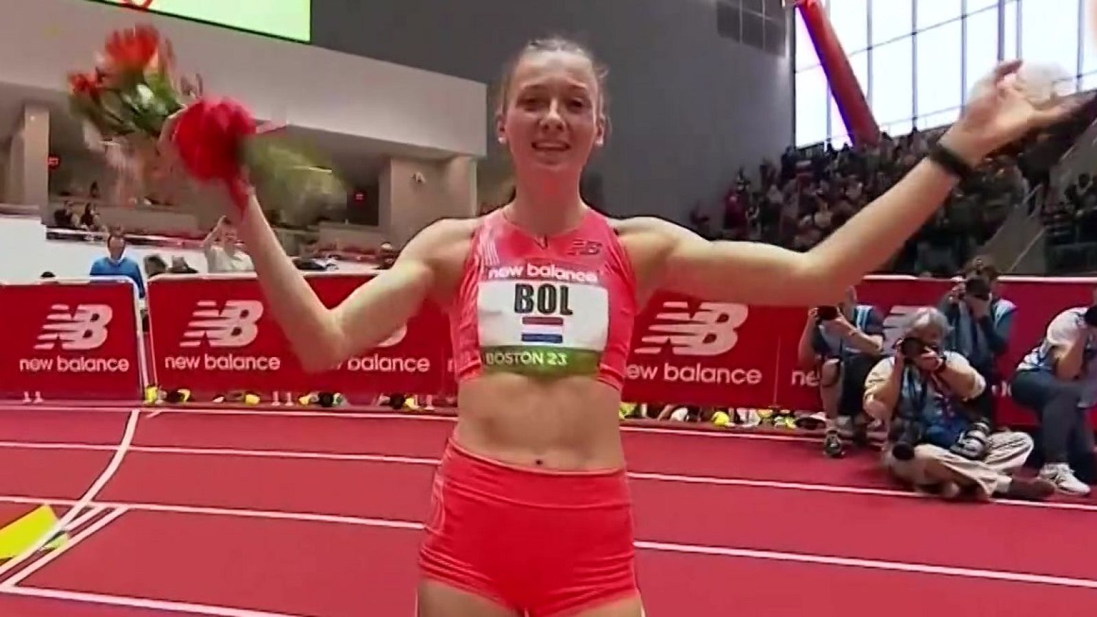 Femke Bol bate el récord del mundo de 500 metros - ver ahora