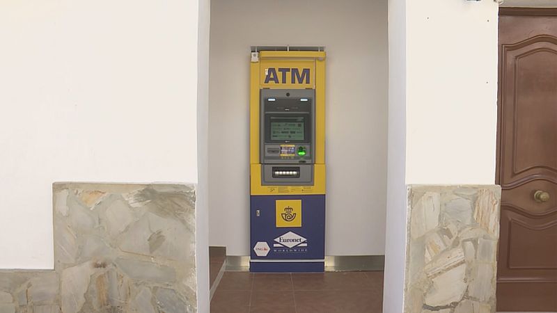 La Muela vuelve a tener cajero propio - Ver ahora