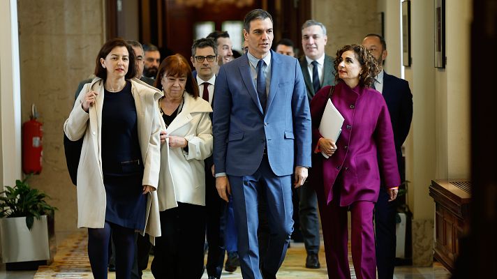 Telediario 1 - Sánchez ve "de sentido común" corregir la ley del 'sí es sí' "para que no se vuelva a producir una sola rebaja" y llama al diálogo