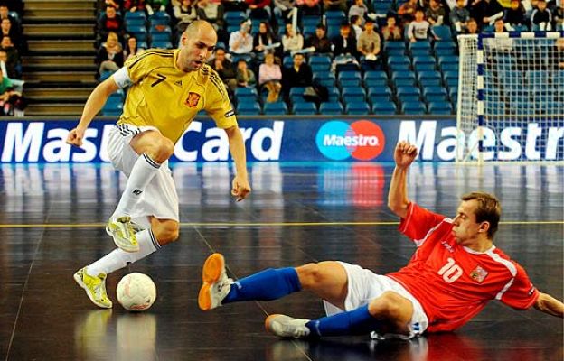  - España golea y se mete en la final