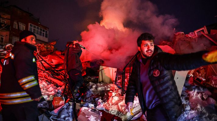 Telediario 2 - La desesperación y angustia de no saber donde están tus seres queridos: "Cada minuto que pasa es un minuto menos"