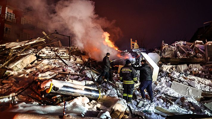 Telediario en lengua de signos - Telediario - 21 horas - 07/02/23 - Lengua de signos